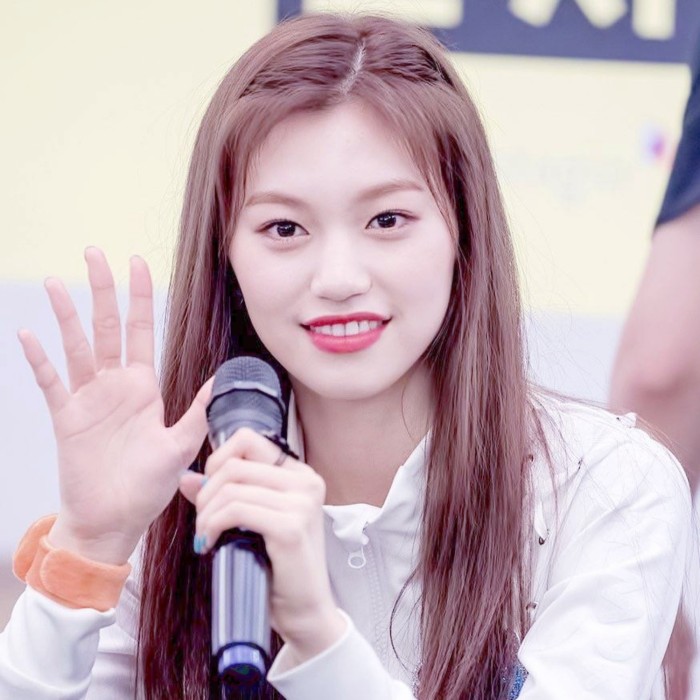 韩国女子组合weki meki成员金度延 网友们觉得她颜值