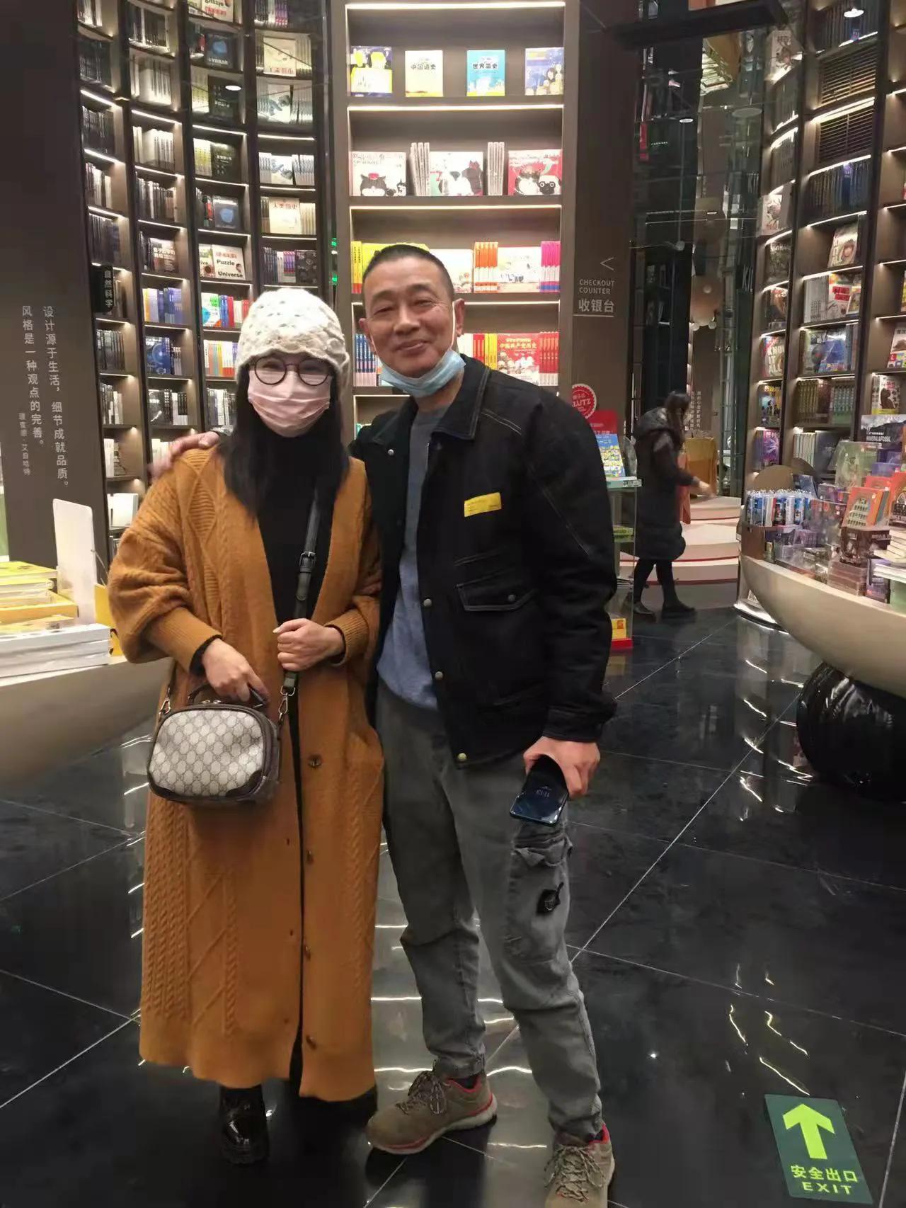 健康营养的情感滋养着这段爱情，余生不长，春秋有限，且行且珍惜