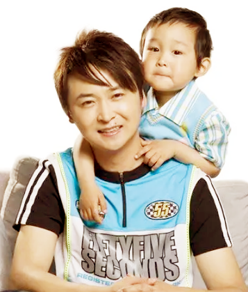 歌坛伉俪冯晓泉与曾格格：“421家庭”的幸福与烦恼