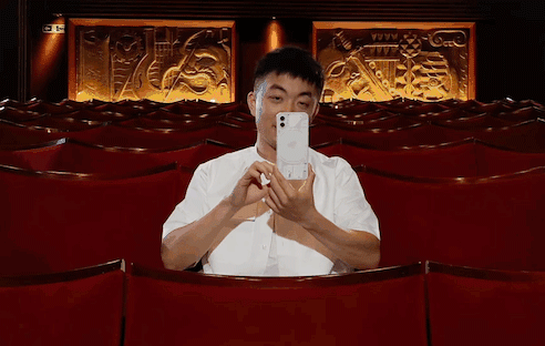 说苹果无聊的那个男人，做了一部手机