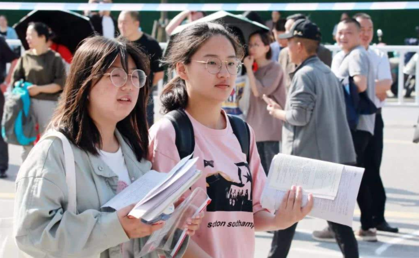 2022中国大学排名大洗牌，北大荣登榜首众望所归，武大挤进前五名