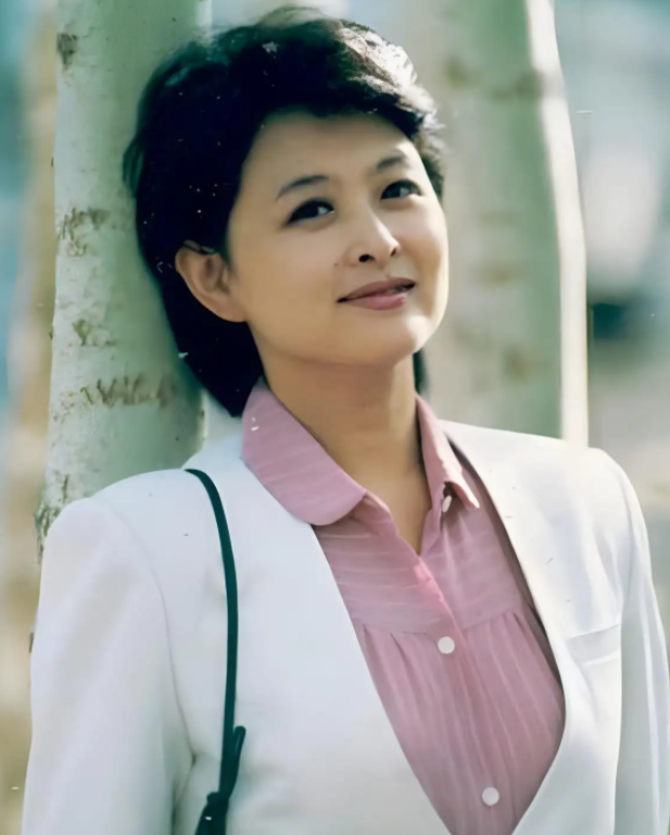 因癌离世的5位央视主持人，最大78岁，最小26岁，个个令人惋惜