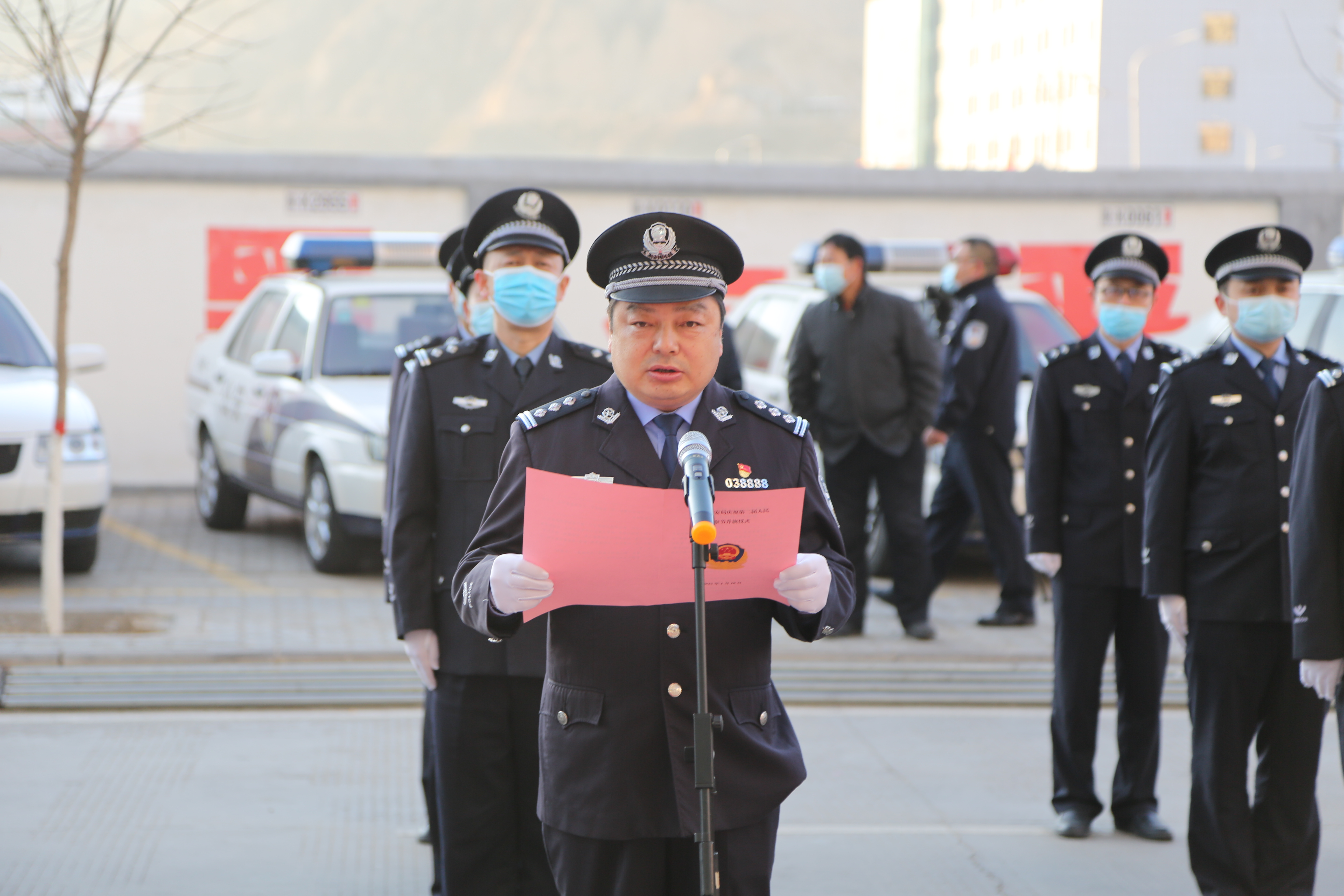 绥德县公安局隆重举行第二个中国人民警察节升旗仪式