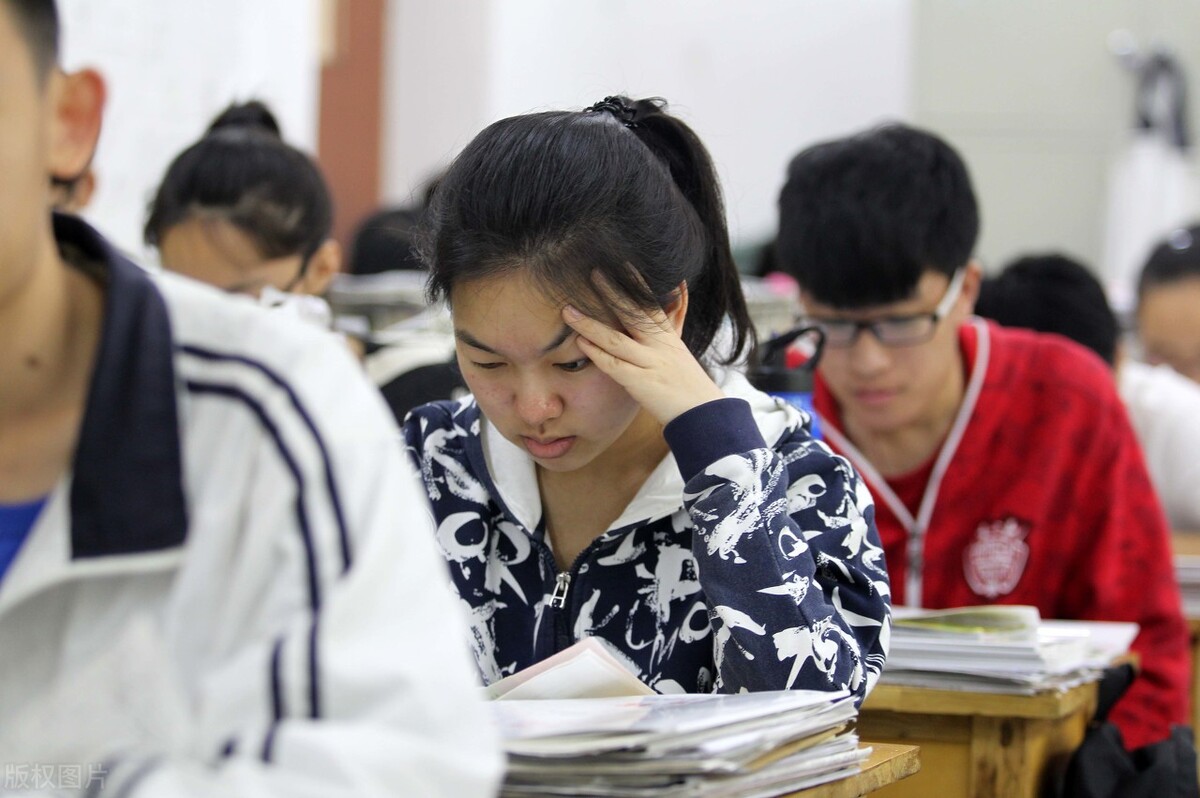 高三理科学生，成绩中等偏上，学校组织的大型考试紧张怎么办？