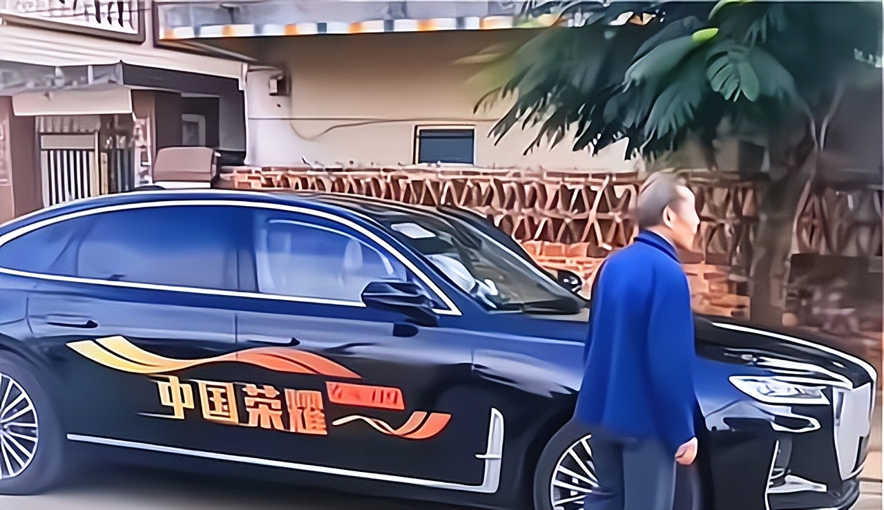 全红婵50万豪车闲置在家8个月，哥哥常打理，弟弟妹妹也开始跳水