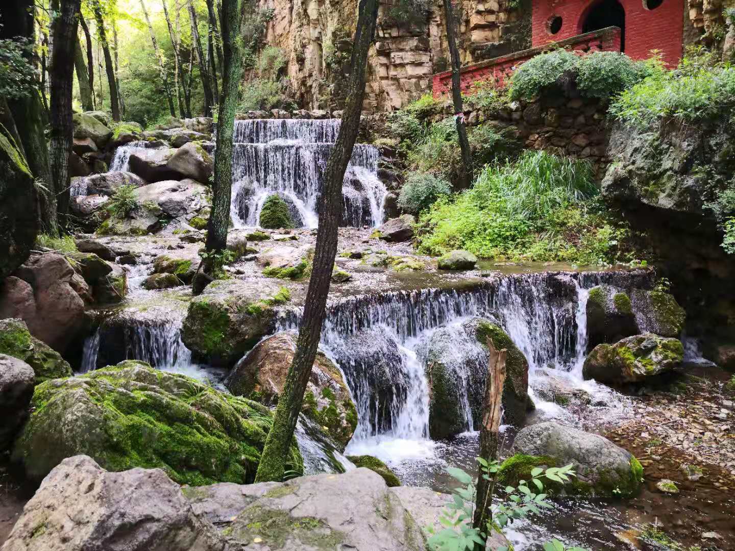 灵丘桃花山石头门泉瀑布三叠泉四,什么是宇宙观?宇宙观又称时空观.