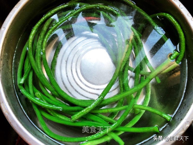 家常豇豆这样做，可以多吃好几碗饭！操作简单，喜欢你就试试吧