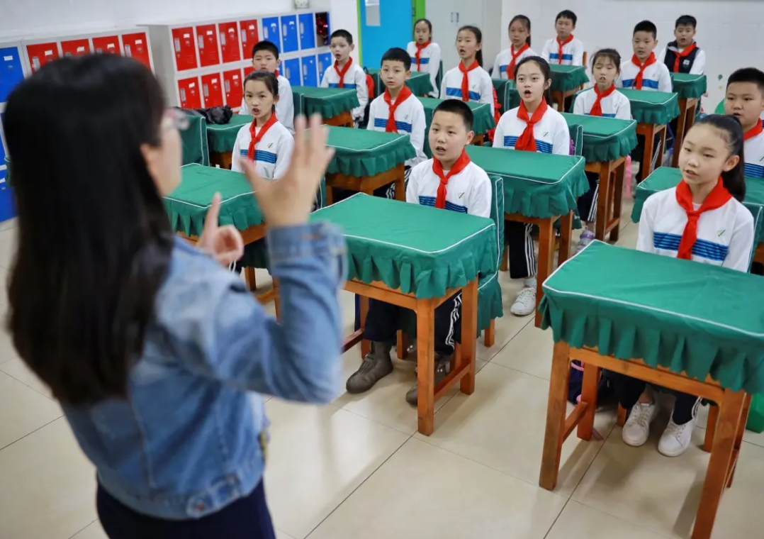 中小学生上课时间或有变化,老师听后并不开心,学生们却乐开了花