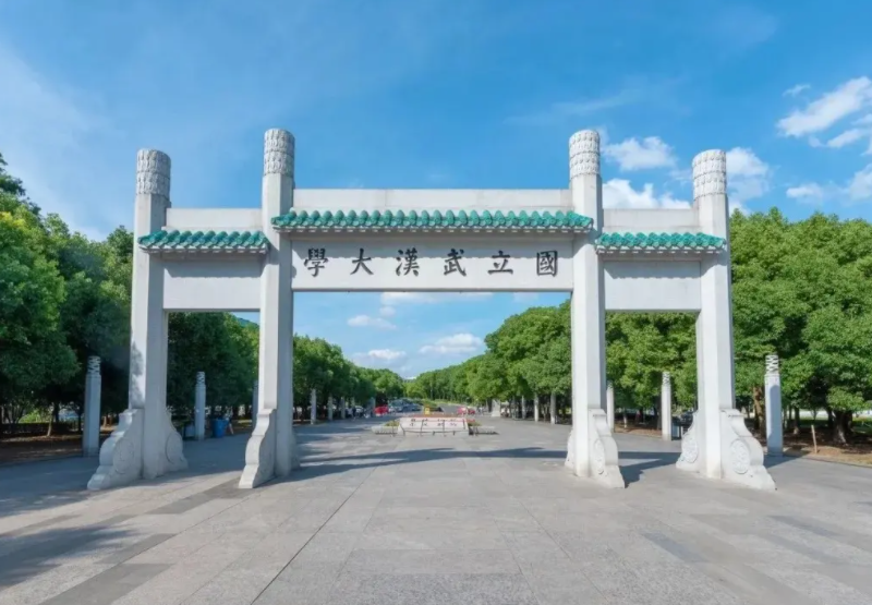 华中大拍摄宣传片，竟与武汉大学校草“撞脸”？本校男生酸成柠檬