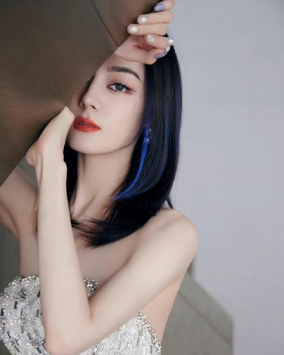 迪丽热巴的长裙