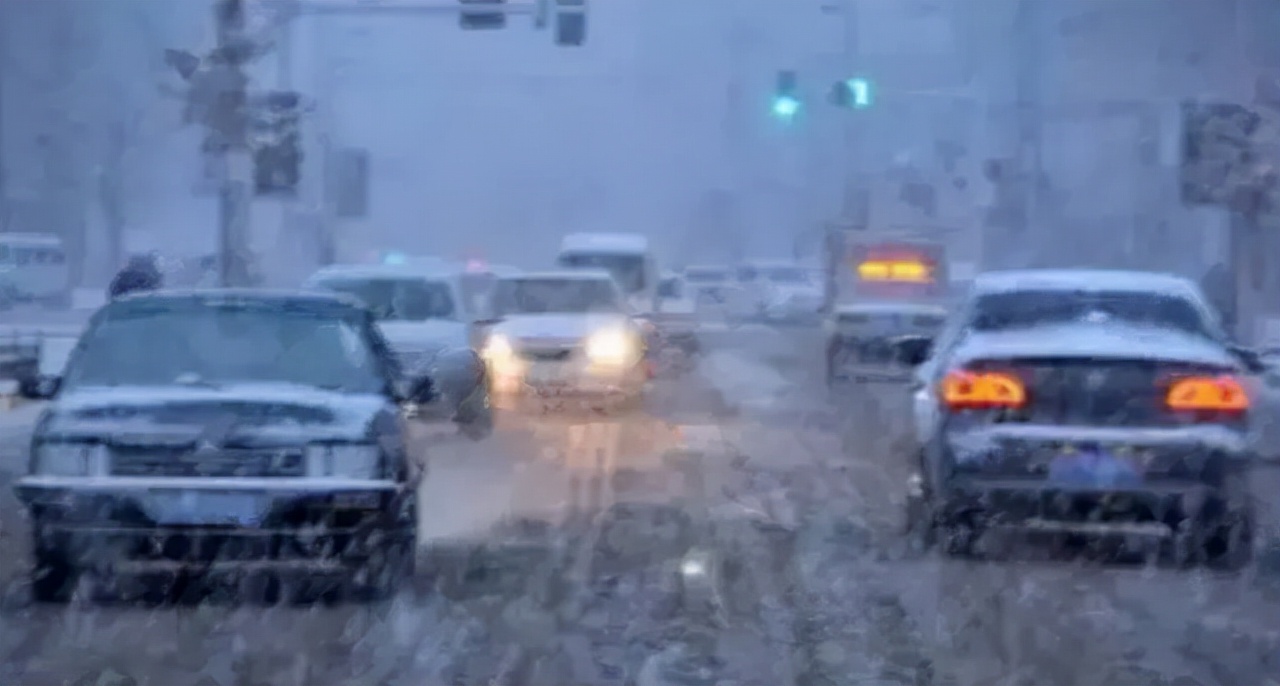 河南连降大雪，开车冰比雪可怕，这些技巧别忘了