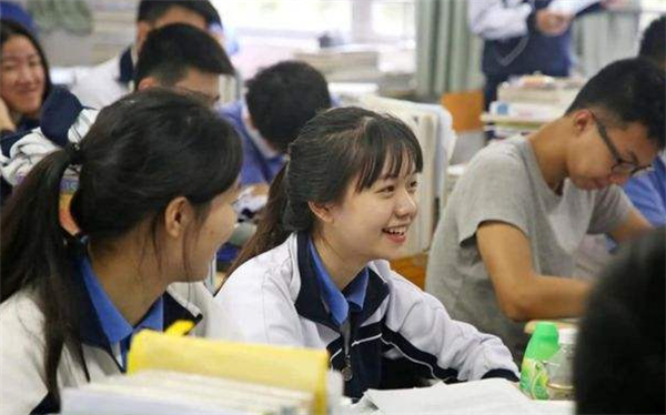 资深班主任坦言，高考是拉锯战，“后劲足”的往往是这一类学生