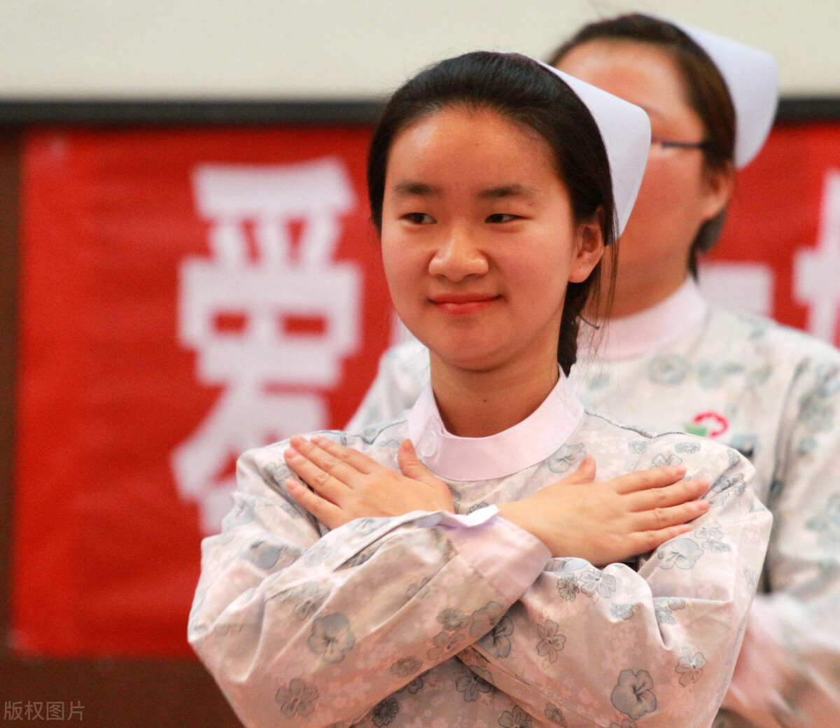 中国医药企业赚钱王，力压恒瑞半年赚323亿，全球卖出25亿剂疫苗