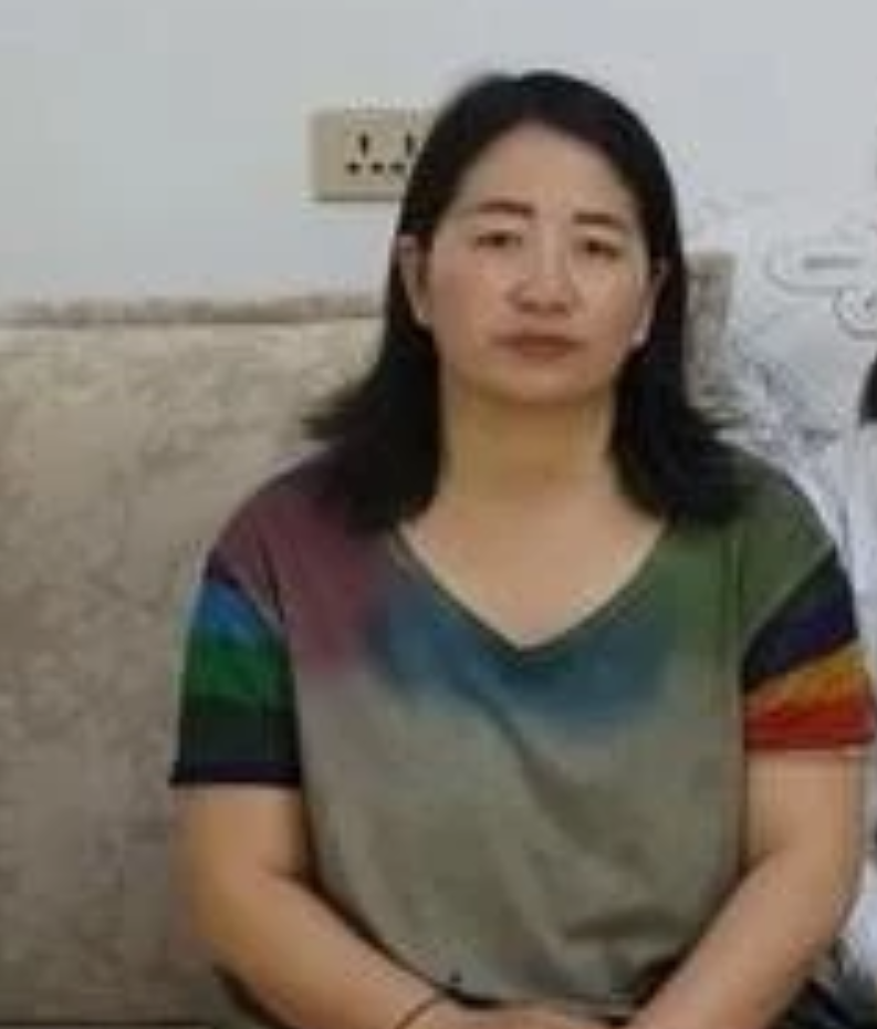 23年前，河南夫妻生下龙凤四胞胎没钱抚养，如今有车有房幸福美满