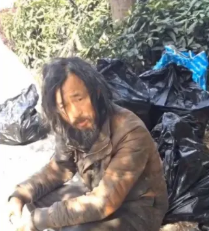 常学福：高考800多分，人大毕业今扔掉手机四处流浪