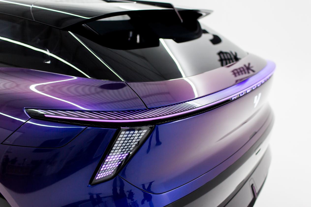 百度旗下第一款车来了！静态体验集度ROBO-01概念车