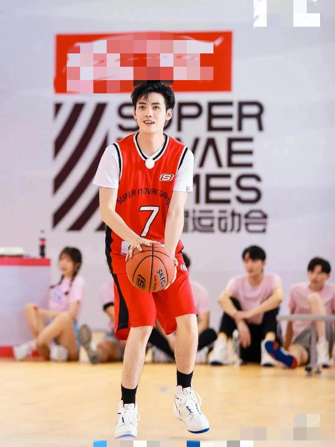 打篮球的男生真的很有魅力！8位男星，谁是你心中的“流川枫”?