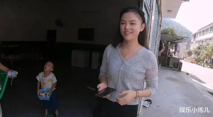 《小乔行中国》抖音网红整天去丈母娘家蹭饭火了