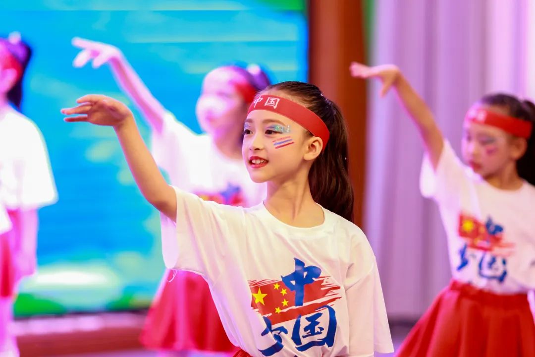 华阳实验小学举行“童星耀五月·艺术绽花开”群舞比赛（续）