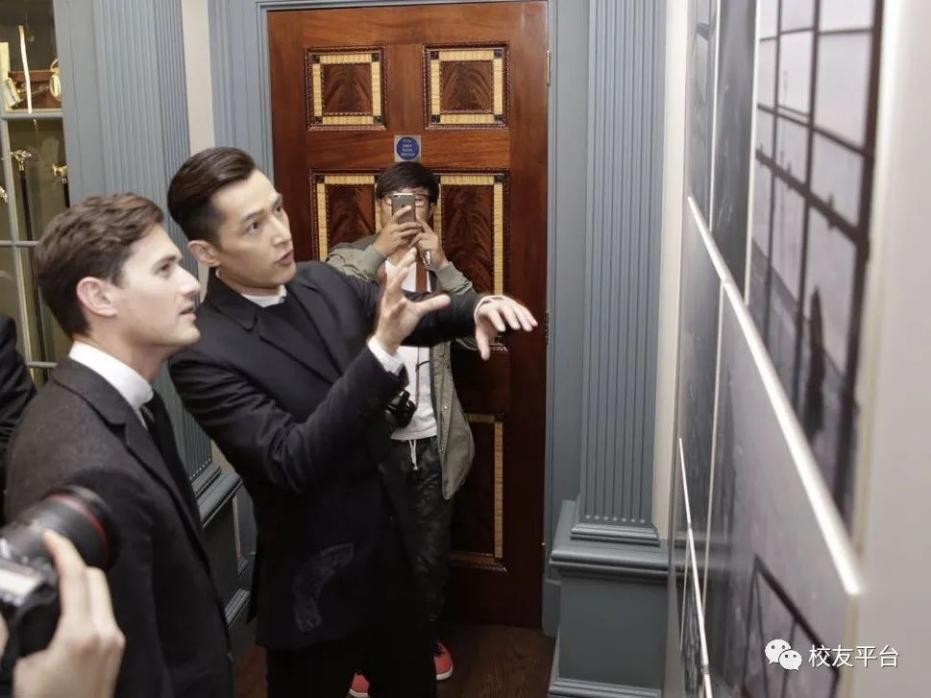 她保送名校上大学，曾任职上海市委宣传部，如今成为女神总裁，和胡歌是挚友！