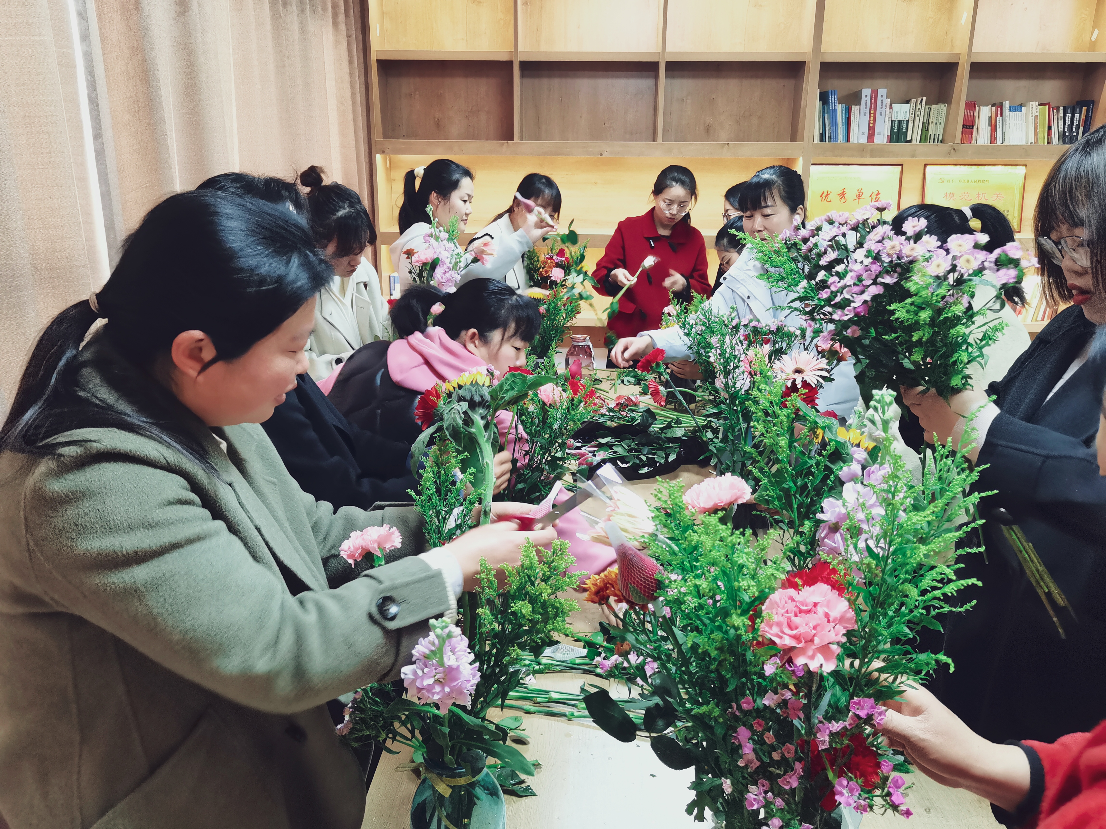 丹凤县检察院：巾帼齐奋进 启航新征程