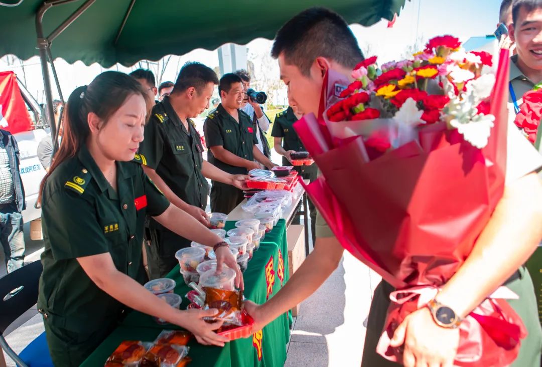 线上展览|“喜迎二十大 永远跟党走”庆祝“八一”建军节摄影作品线上展览