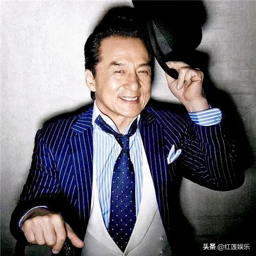 成龙的腿型O型腿，为什么老一辈人的腿不太直？