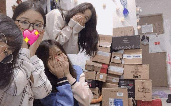 大学每月3000元生活费多吗？看完这张档次表，家长感觉被骗了