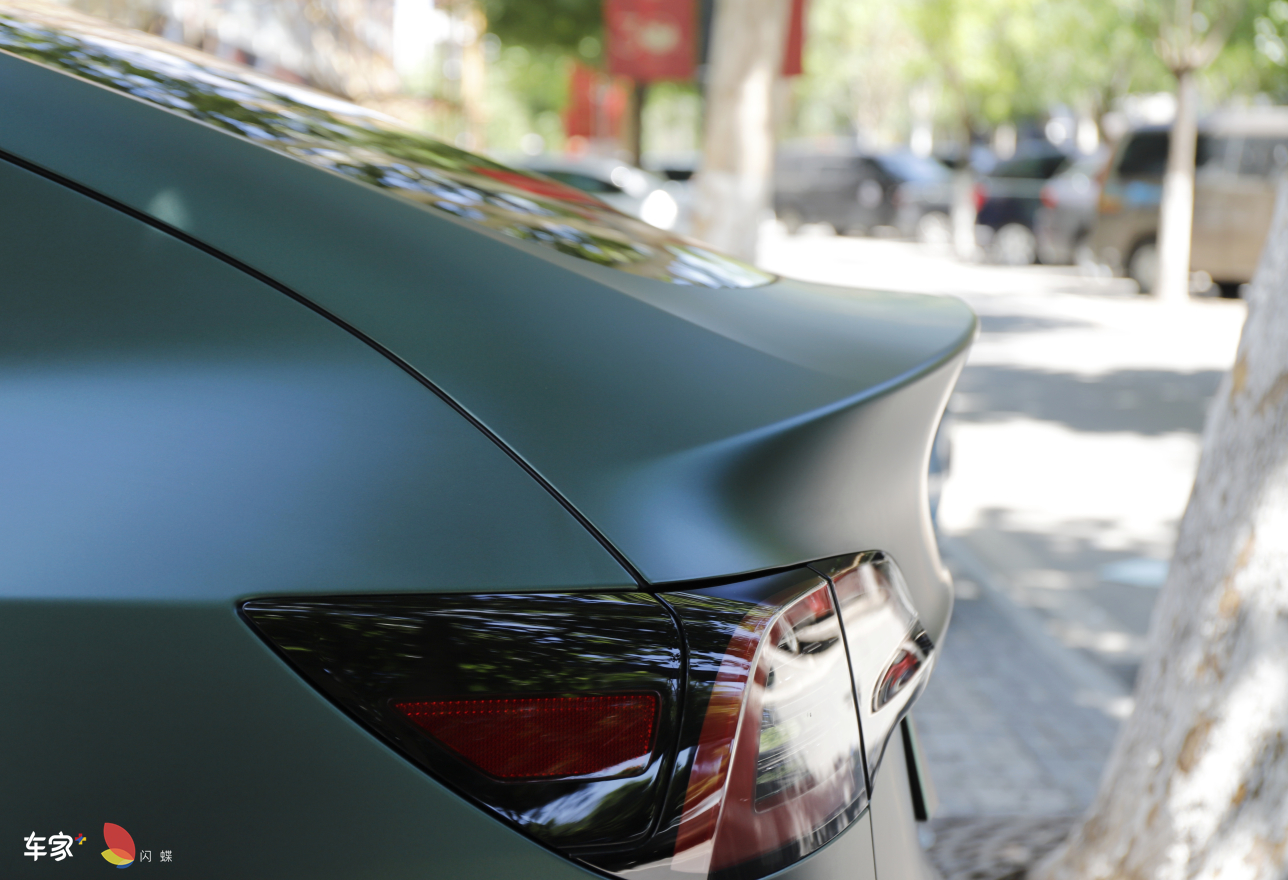 太喜欢这个颜色了，一张都没删，特斯拉ModelY 幽灵金属墨绿