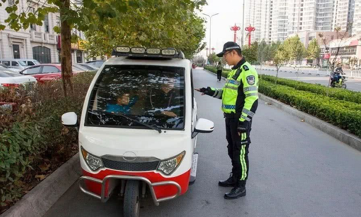 3大理由告诉你，三轮、四轮电动车需要驾照，为啥很多车主都没有