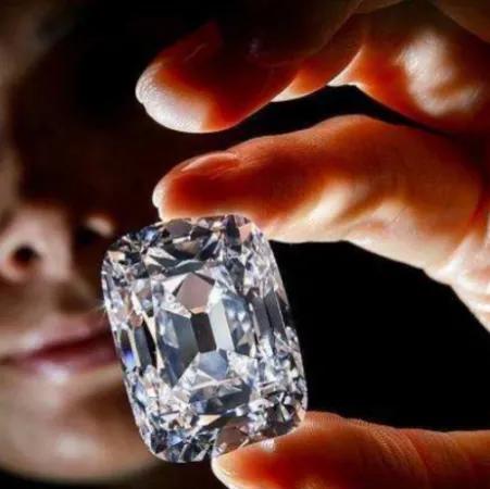 十克拉的钻戒多少钱(20岁穷女孩喜宝) - 价格百科