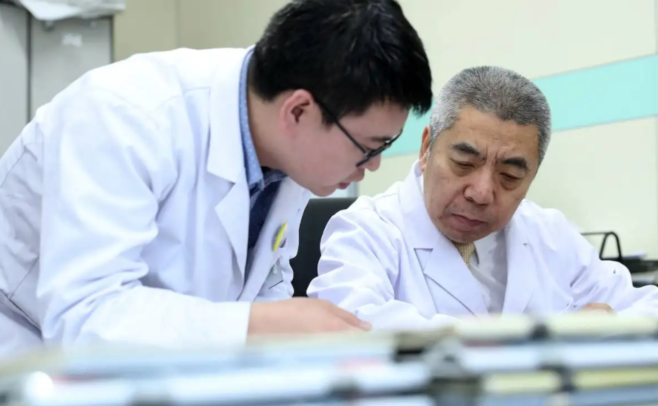 医学专业就业前景排名重新洗牌，预防医学成垫底，临床位居第4名