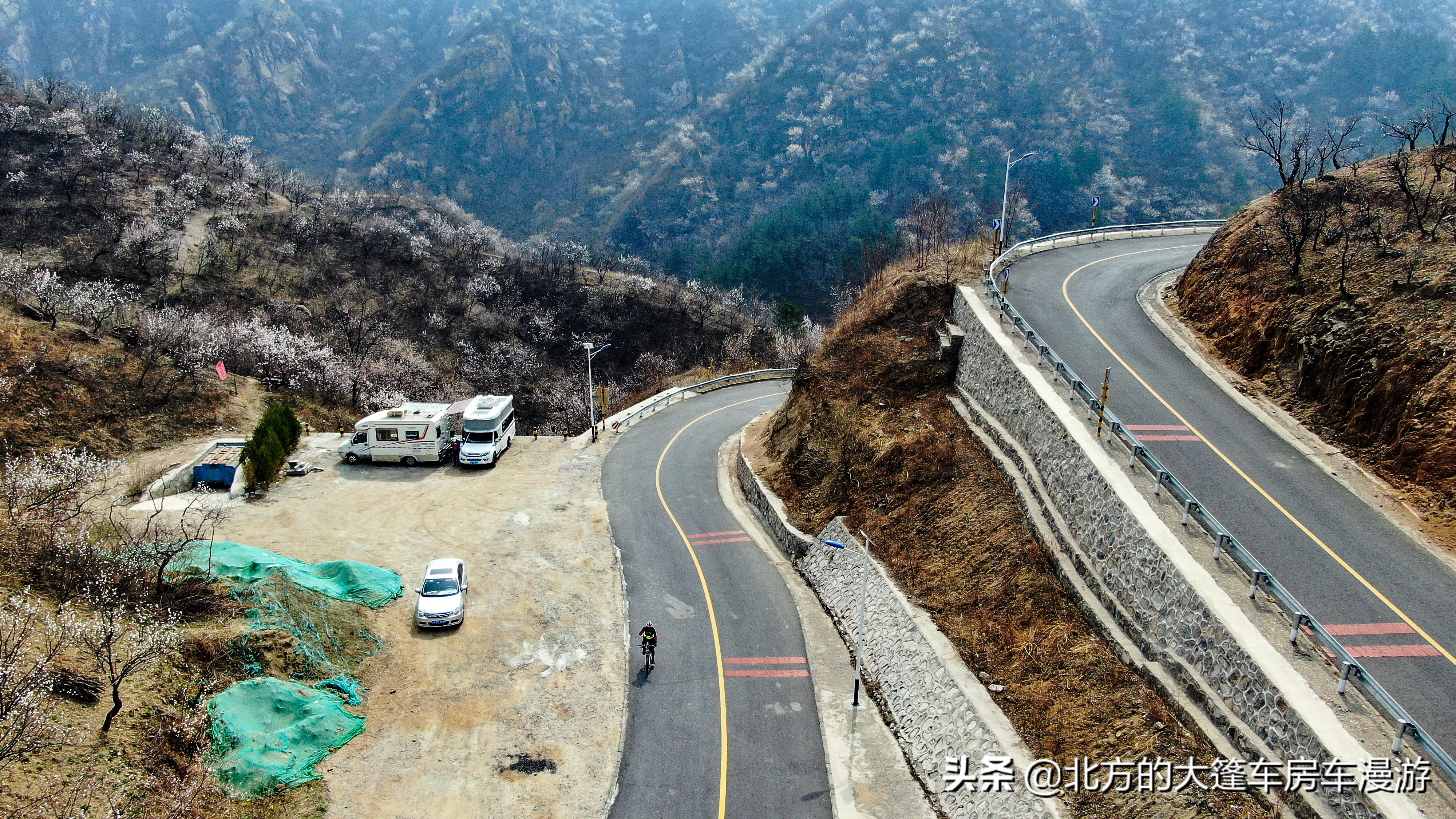 走过北京春天最美的盘山公路去那山桃花盛开的地方——龙泉峪长城