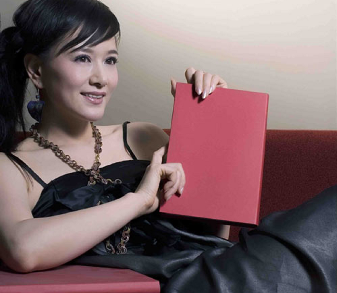 石爻:从主持人到知名演员,怀感恩之心,与圈外丈夫低调生双胞胎