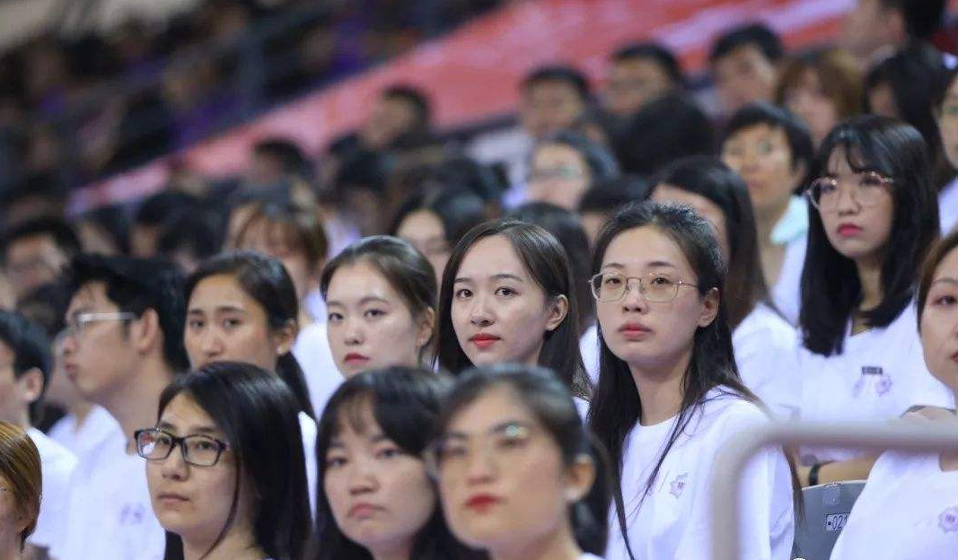 国内高校排名“重新洗牌”，人民大学无缘前10，南开大学跌出前20