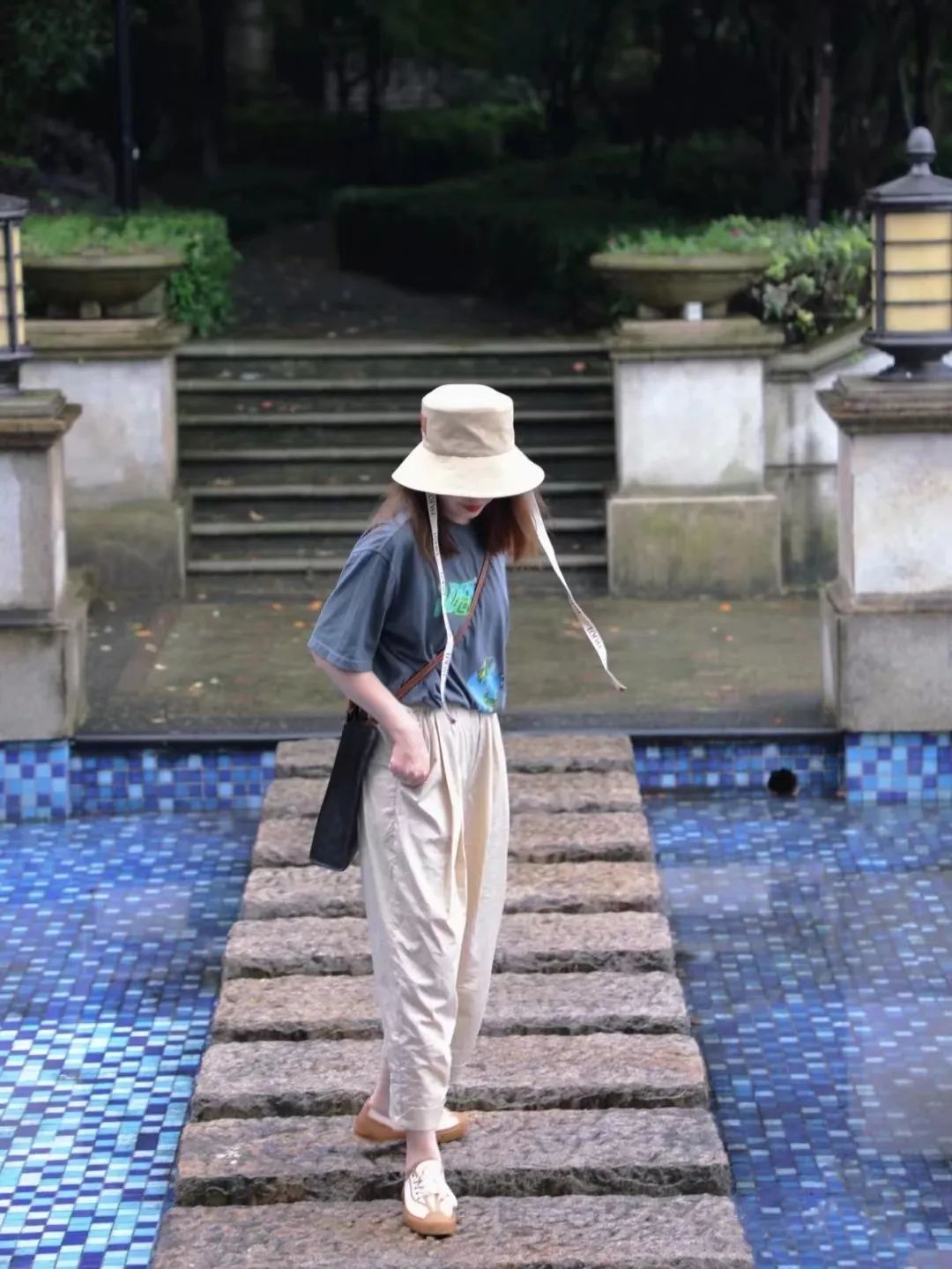 次次艳压00后小花，35岁的杨幂心机在哪儿？