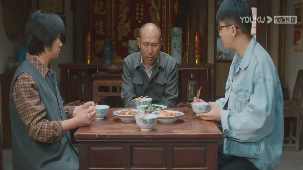 从《开端》暖爸到《幸福》里“苏大强”，王家的底气都被他败光了