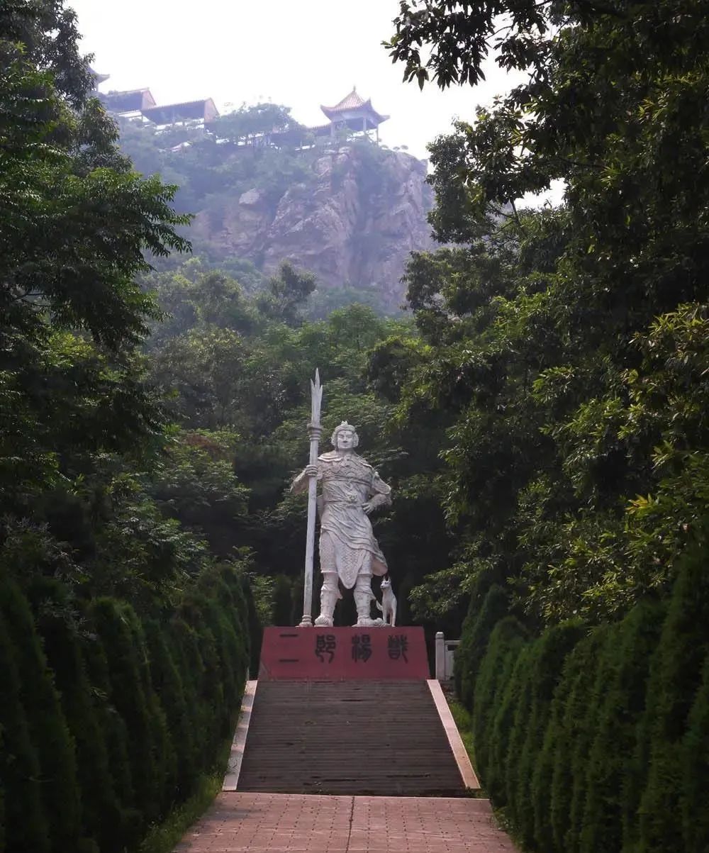 村民坐直升机去医院，全县免费医疗，中国这个小县太牛了