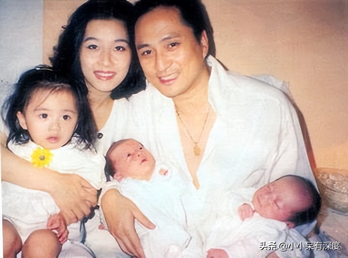 65岁汤镇业定居北京，频与小25岁的娇妻晒恩爱，翁美玲因他而死？