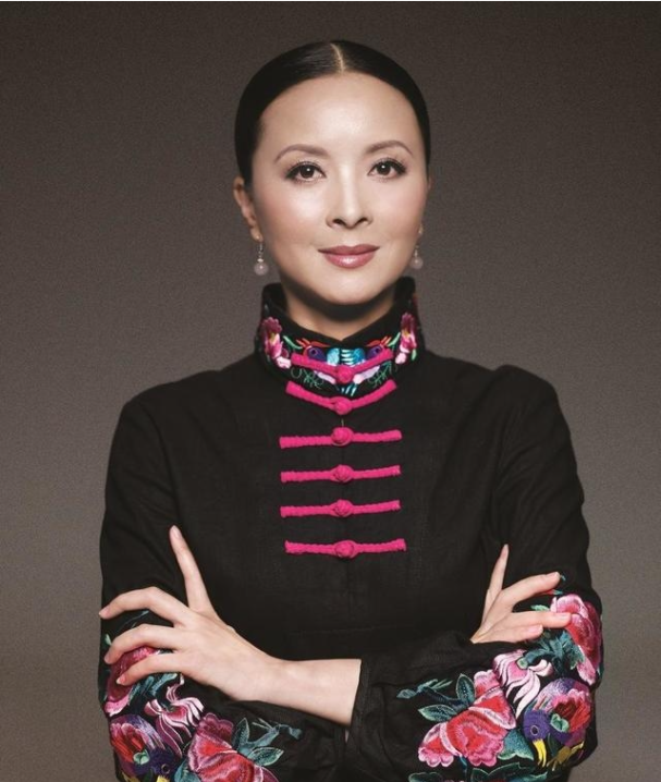 回顾2021年十二位离世的名人，每一位都让人难以割舍