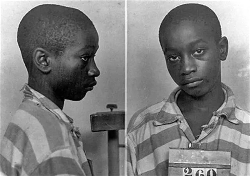 1944年，14岁黑人少年哭着被送上电椅处决，70年后才知其冤深似海