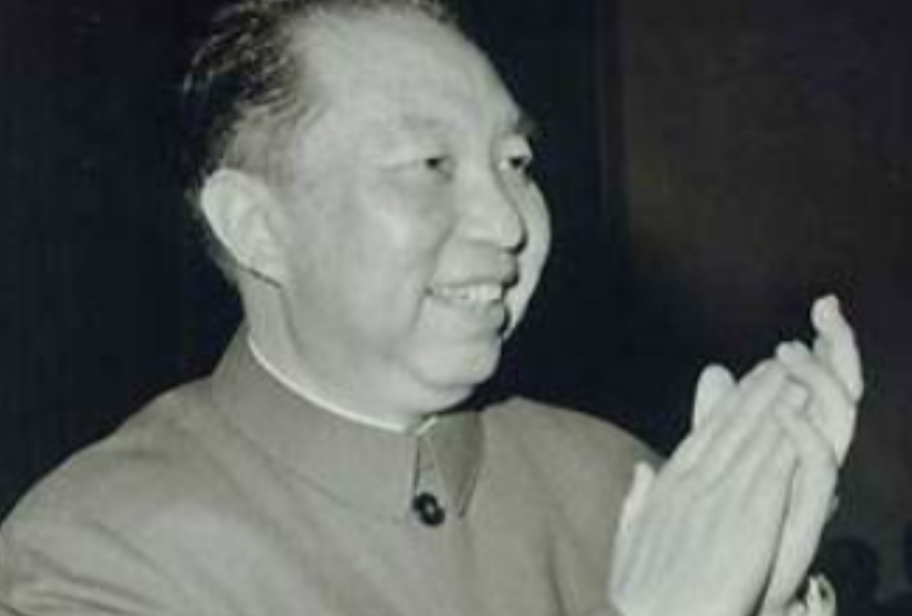 1981年，华国锋辞职，最后一次参加国宴，厨师的一道菜令人感动