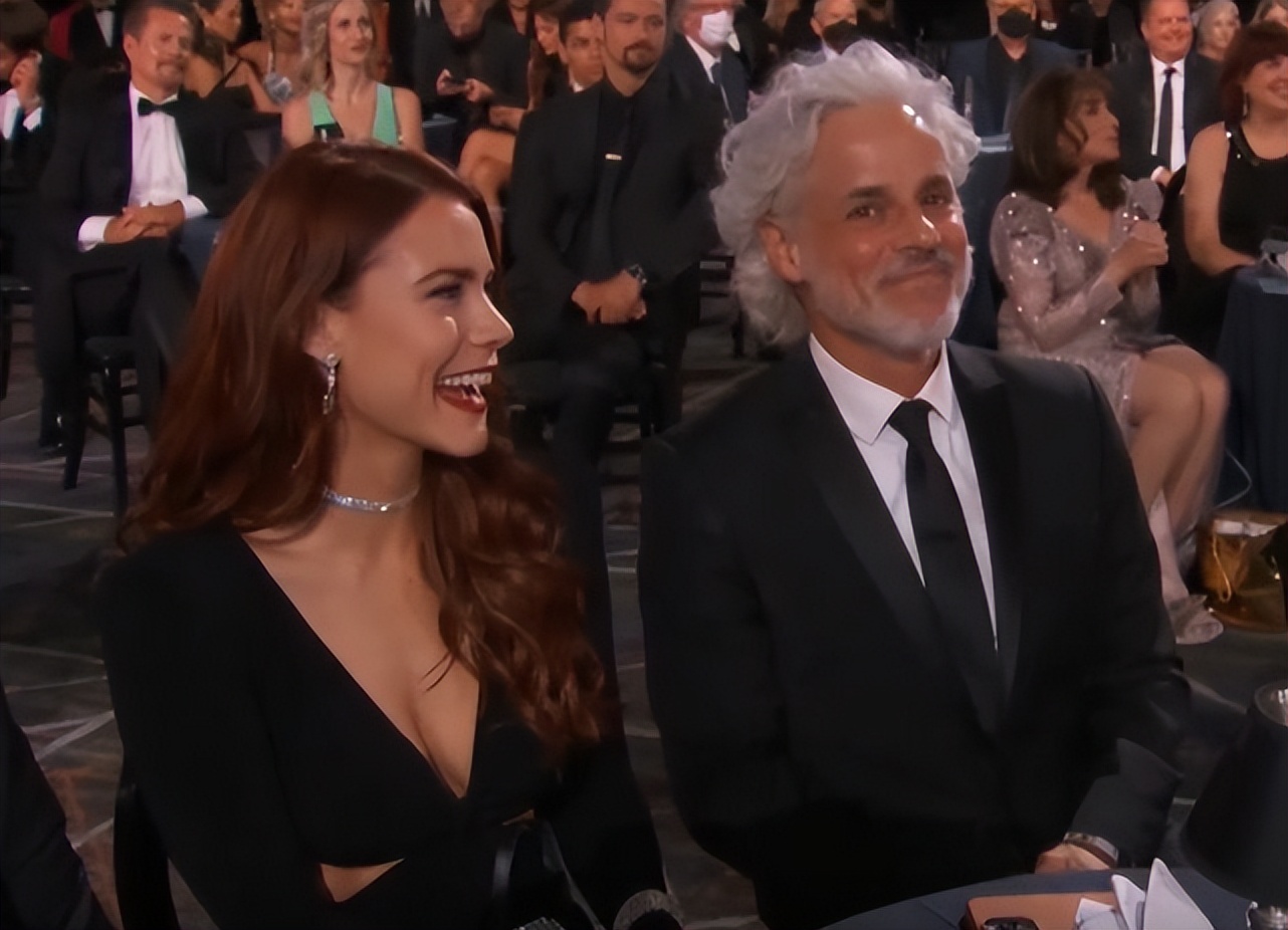 第49届日间艾美奖揭晓，《综合医院》获最佳，米夏·摩根创历史