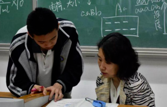 事业编人员基本工资普调，部分教师3月份工资单，将有“小惊喜”