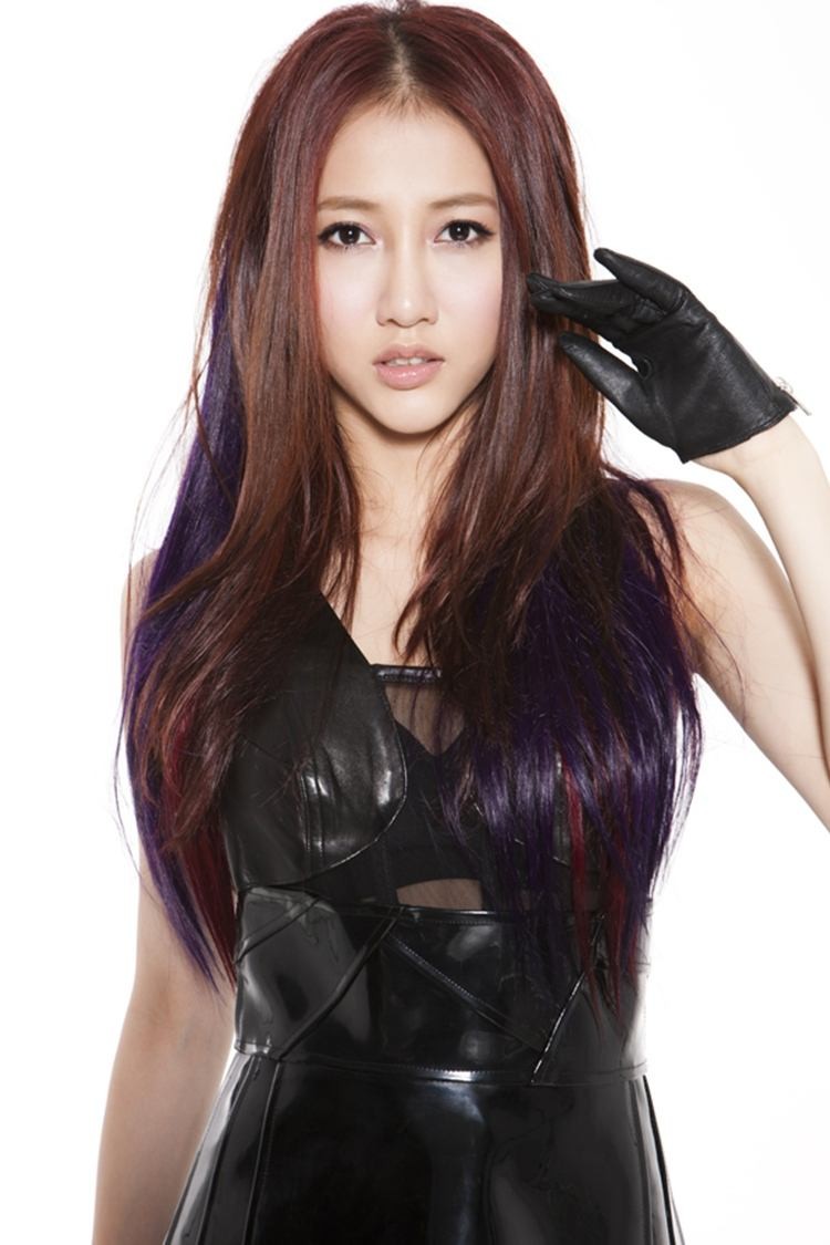 有一种“情商洼地”叫做弦子，19岁出道歌比人红，不会说话是硬伤