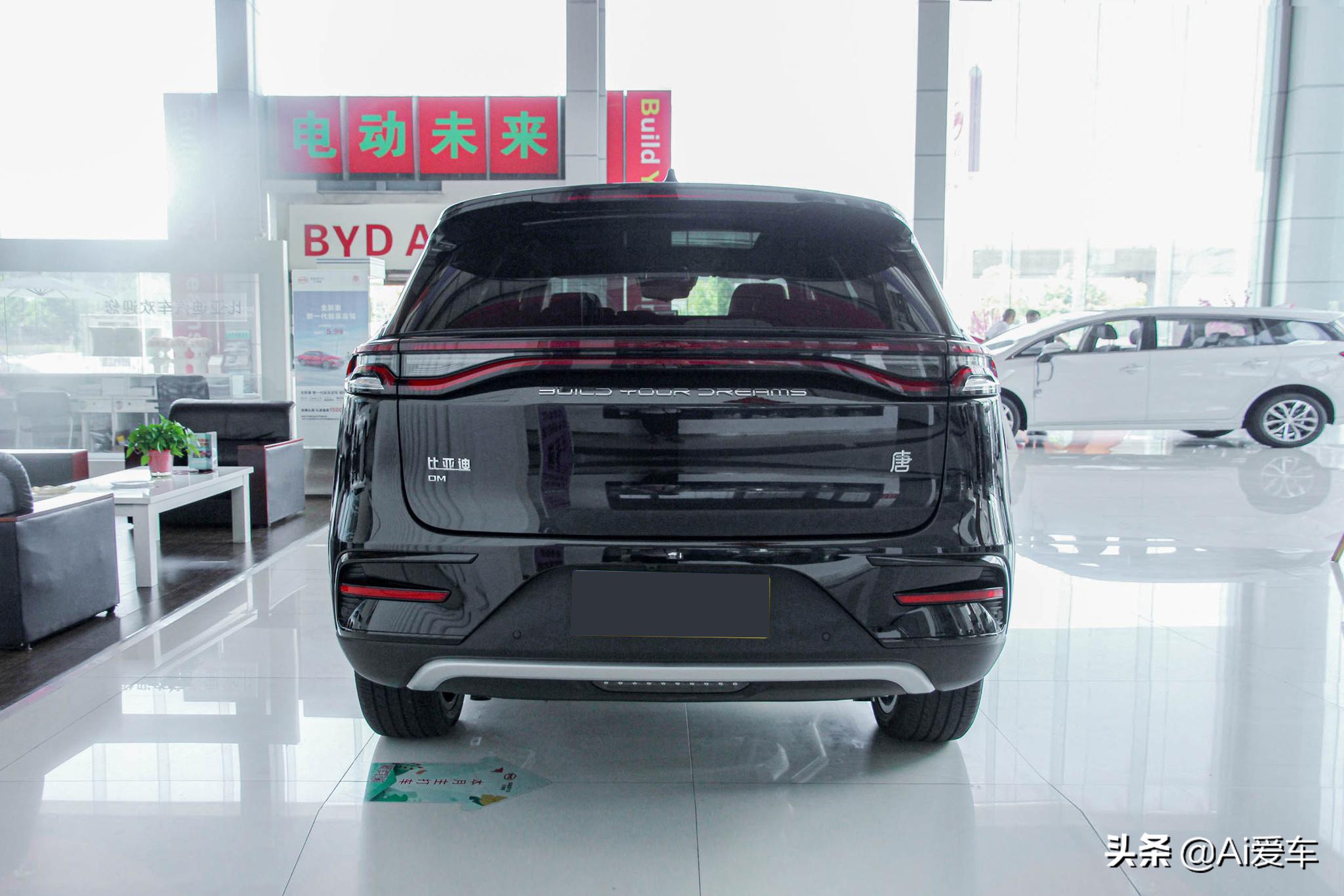2.0T油耗1.8L带四驱，低价自动挡大7座家用SUV，带你看比亚迪唐DM
