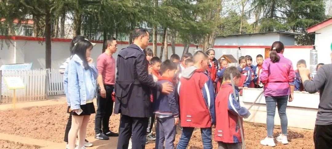 天府新区三星小学特色劳动课堂