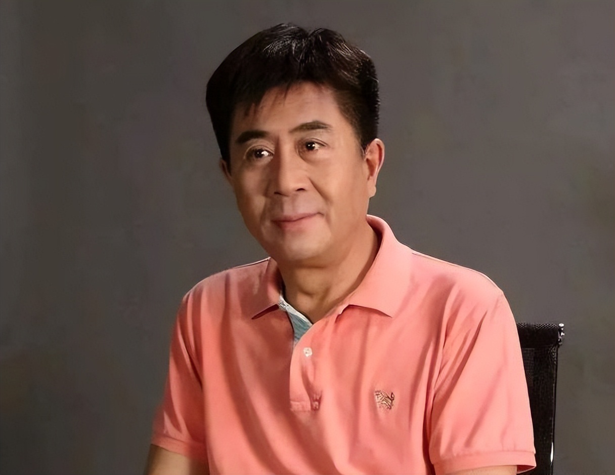 郭凯敏当红退隐误歧途11年2婚幸福美满儿子帅出新高度