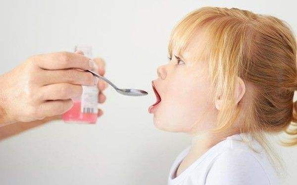 “蜜糖”变砒霜，3岁幼儿误食大量降压片，警察火速送医