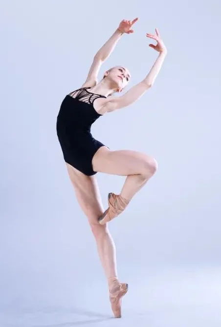 精美图片：人体摄影艺术，舞蹈的灵动之美